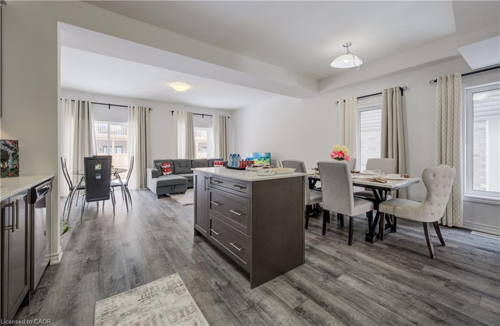 34 June Callwood Way, Brantford, ON - Indoor Photo Showing Dining Room
