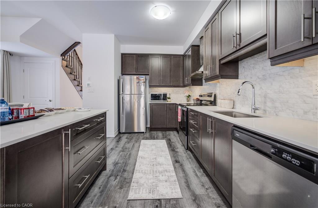 34 June Callwood Way, Brantford, ON - Indoor Photo Showing Kitchen With Upgraded Kitchen