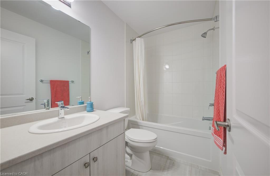 34 June Callwood Way, Brantford, ON - Indoor Photo Showing Bathroom