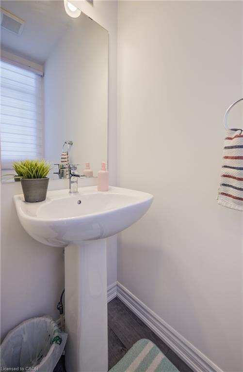 34 June Callwood Way, Brantford, ON - Indoor Photo Showing Bathroom