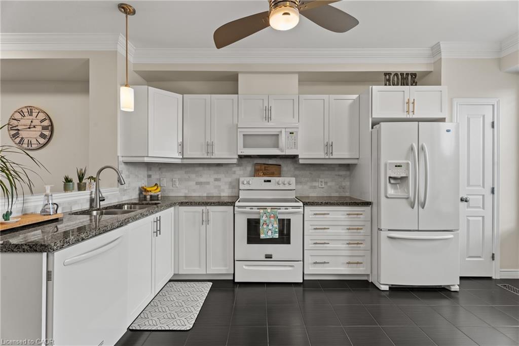 23 Edenrock Drive, Stoney Creek, ON - Indoor Photo Showing Kitchen With Double Sink