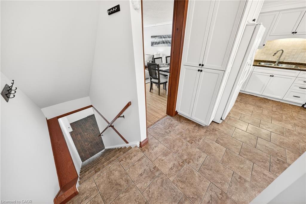 614 Elgin Street N, Cambridge, ON - Indoor Photo Showing Other Room