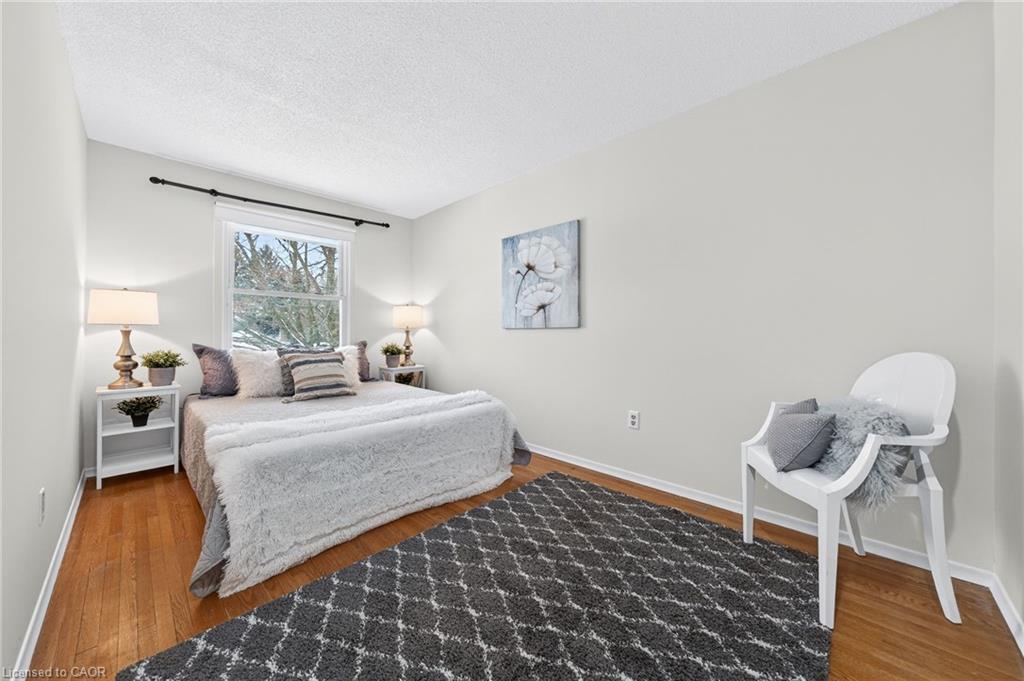 614 Elgin Street N, Cambridge, ON - Indoor Photo Showing Bedroom