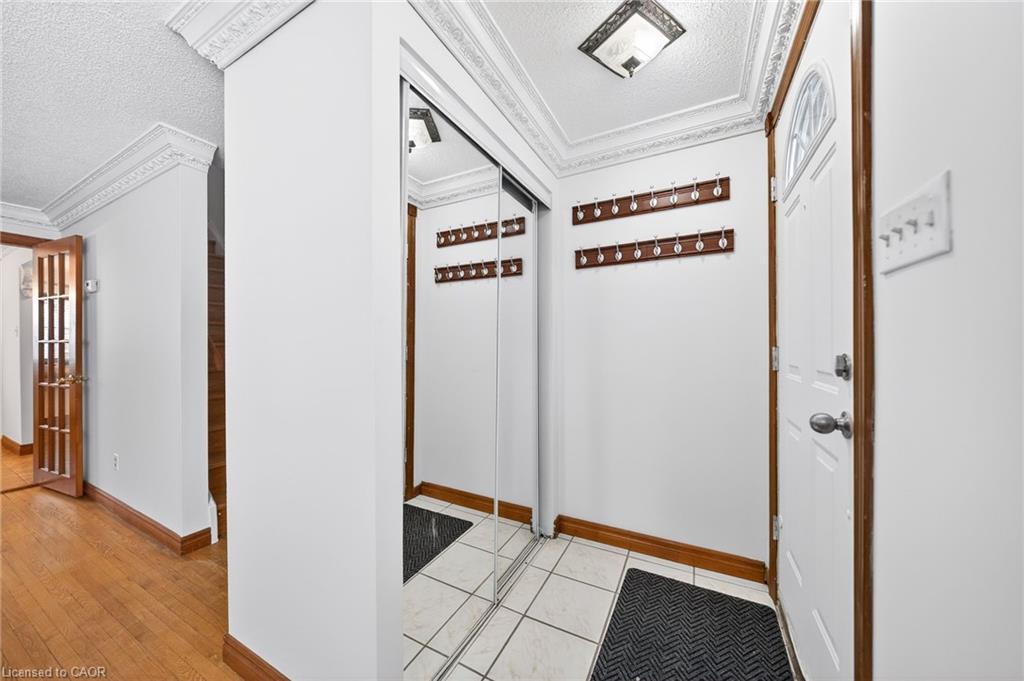 614 Elgin Street N, Cambridge, ON - Indoor Photo Showing Other Room