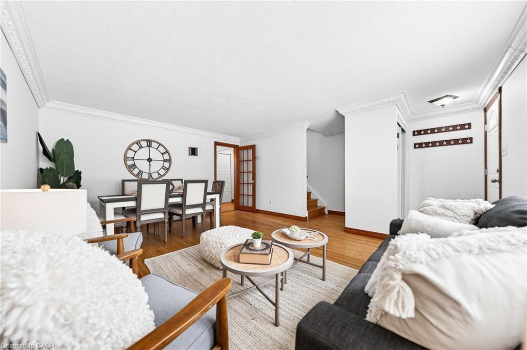 614 Elgin Street N, Cambridge, ON - Indoor Photo Showing Bedroom