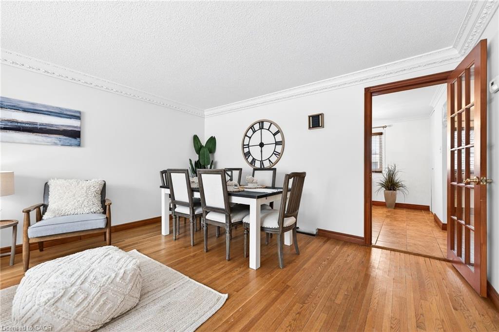 614 Elgin Street N, Cambridge, ON - Indoor