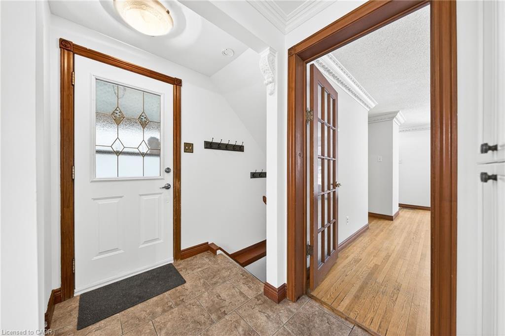 614 Elgin Street N, Cambridge, ON - Indoor Photo Showing Other Room
