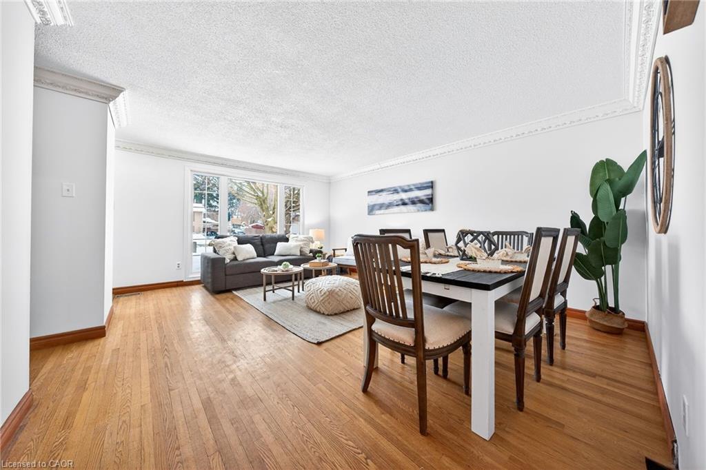 614 Elgin Street N, Cambridge, ON - Indoor