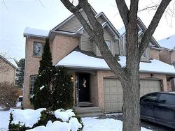 10-320 Hamilton Drive Ancaster, ON L9G 4W6
