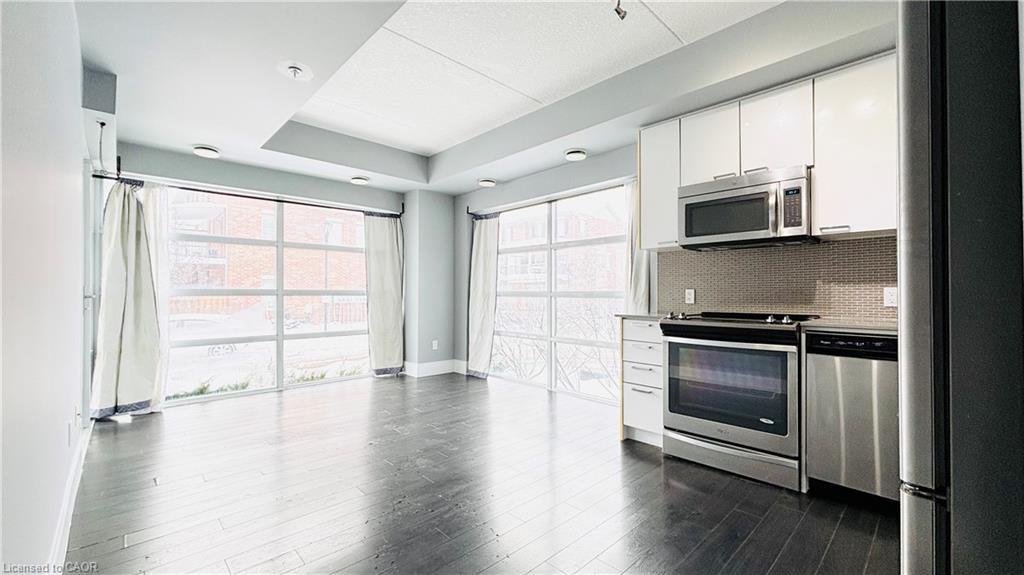 107-155 St Leger Street, Kitchener, ON - Indoor Photo Showing Kitchen