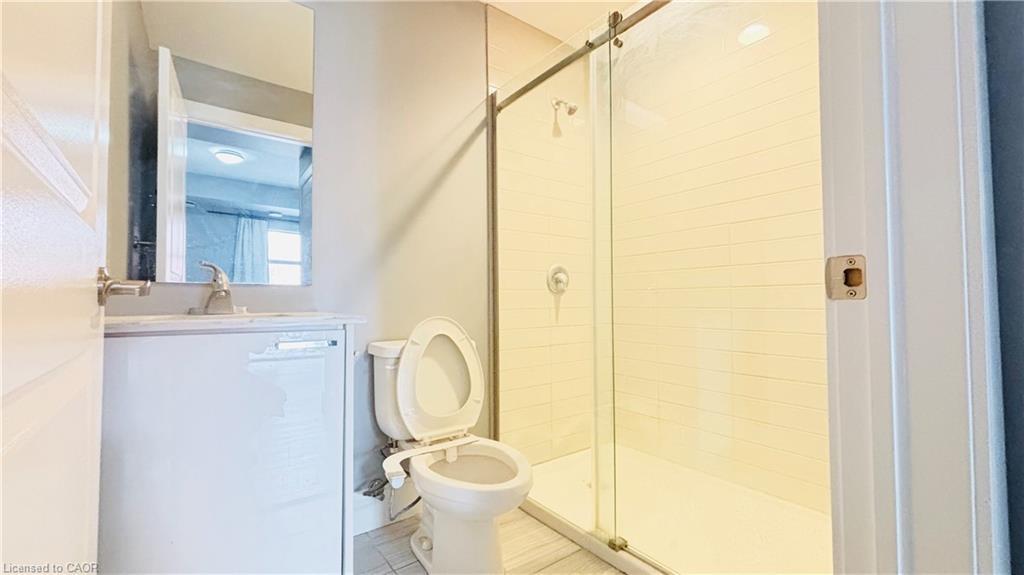107-155 St Leger Street, Kitchener, ON - Indoor Photo Showing Bathroom