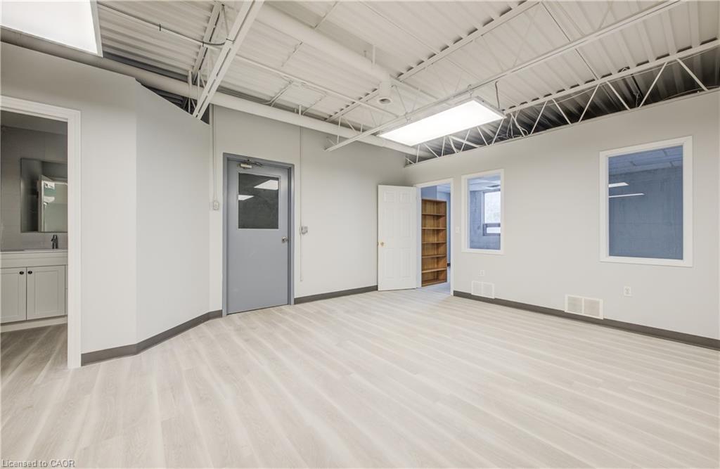 8 Upper-1033 Pattullo Avenue, Woodstock, ON