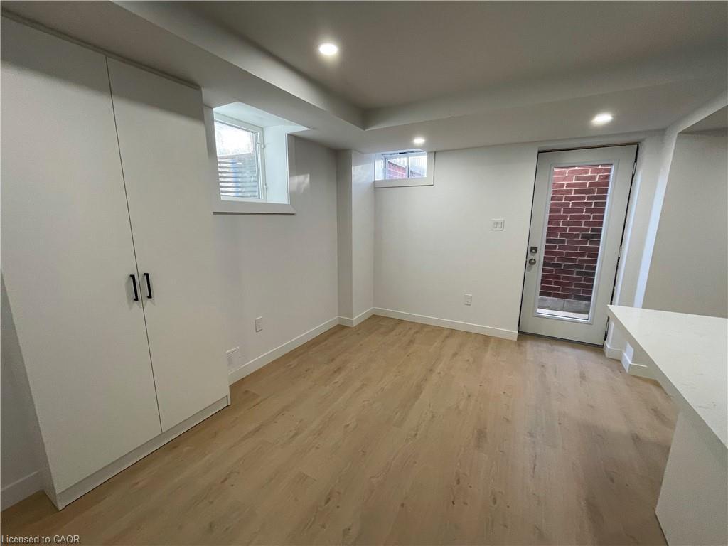 B-51 Drake Avenue, Paris, ON - Indoor