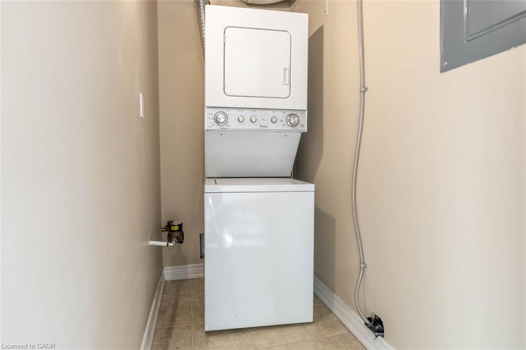 304-174 Bronte Street S, Milton, ON - Indoor Photo Showing Laundry Room
