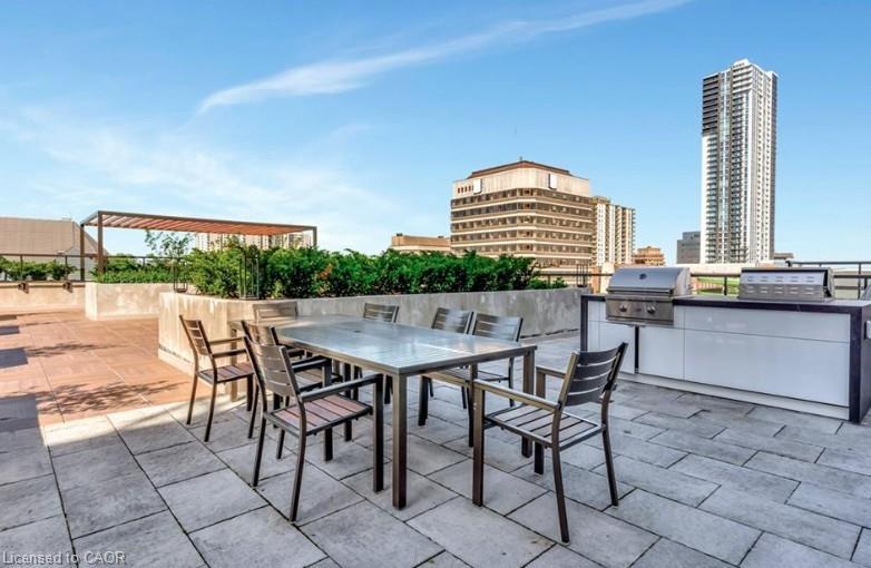 404-55 Duke Street W, Kitchener, ON - Outdoor