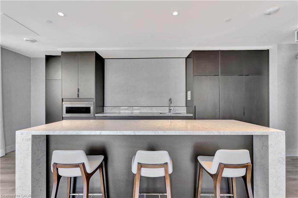 404-55 Duke Street W, Kitchener, ON - Indoor Photo Showing Kitchen