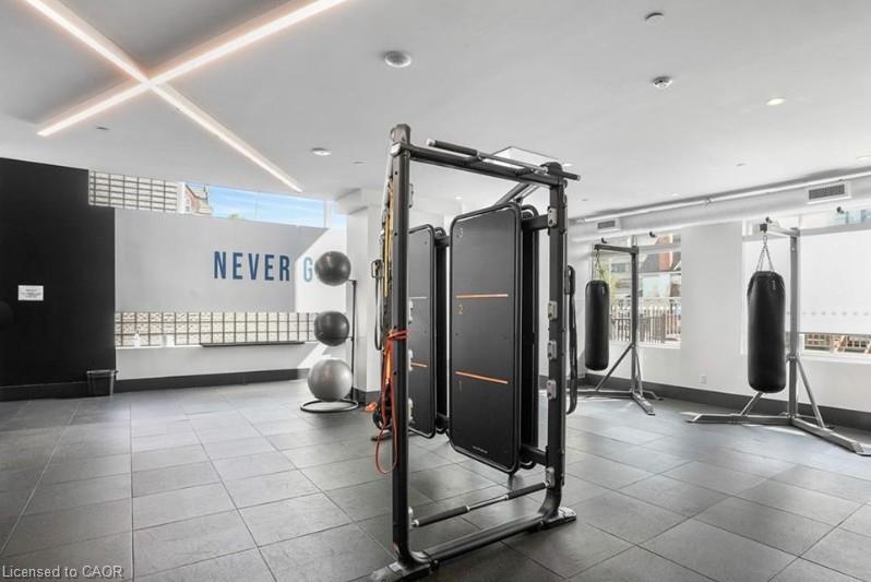 404-55 Duke Street W, Kitchener, ON - Indoor Photo Showing Gym Room