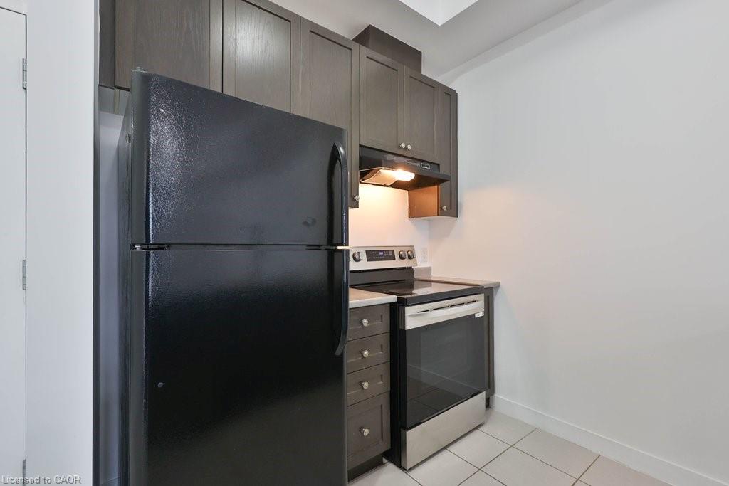 417-5020 Corporate Drive, Burlington, ON - Indoor Photo Showing Kitchen