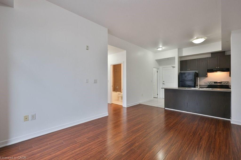 417-5020 Corporate Drive, Burlington, ON - Indoor Photo Showing Kitchen