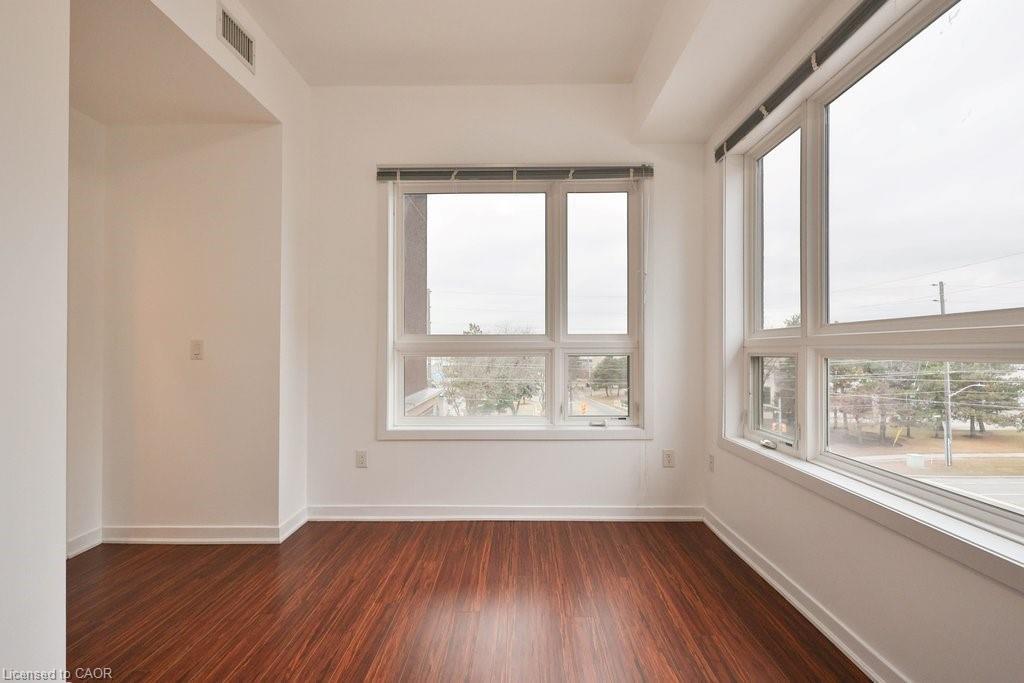 417-5020 Corporate Drive, Burlington, ON - Indoor Photo Showing Other Room