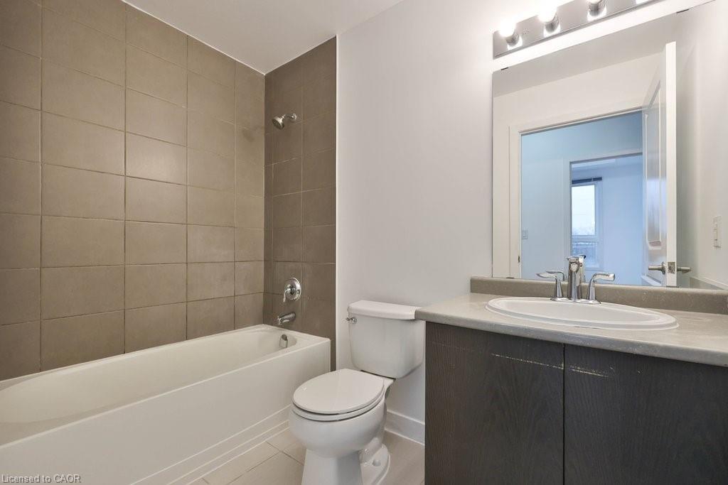 417-5020 Corporate Drive, Burlington, ON - Indoor Photo Showing Bathroom