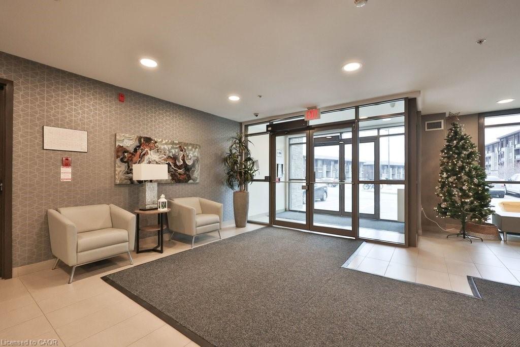 417-5020 Corporate Drive, Burlington, ON - Indoor Photo Showing Other Room