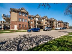 303-263 Georgian Drive Oakville, ON L6H 0L2