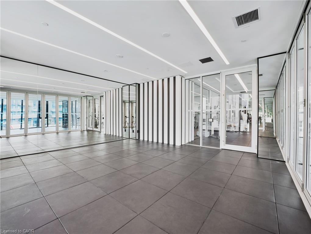 429-215 Lakeshore Road, Mississauga, ON - Indoor Photo Showing Other Room