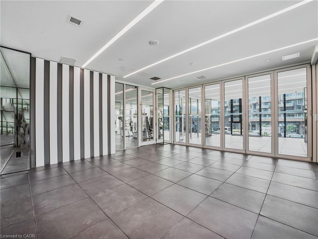 429-215 Lakeshore Road, Mississauga, ON - Indoor Photo Showing Other Room