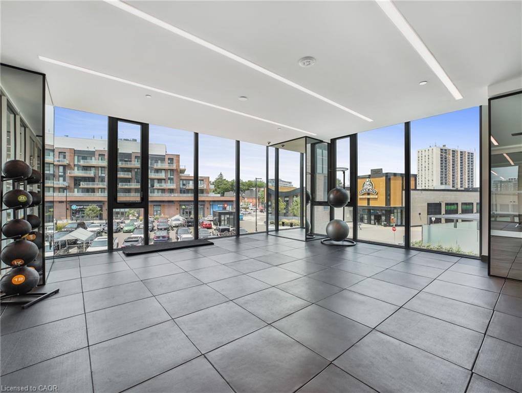 429-215 Lakeshore Road, Mississauga, ON - Indoor Photo Showing Other Room