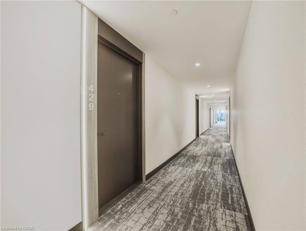 429-215 Lakeshore Road, Mississauga, ON - Indoor Photo Showing Other Room