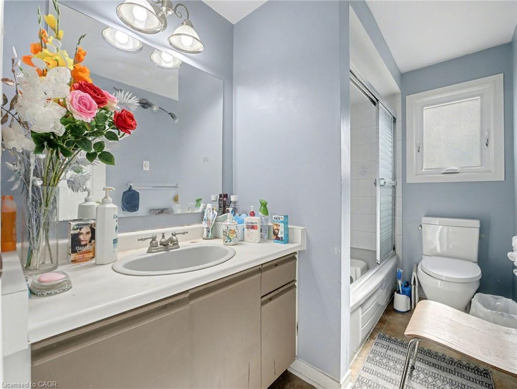 635 Rexford Drive, Hamilton, ON - Indoor Photo Showing Bathroom