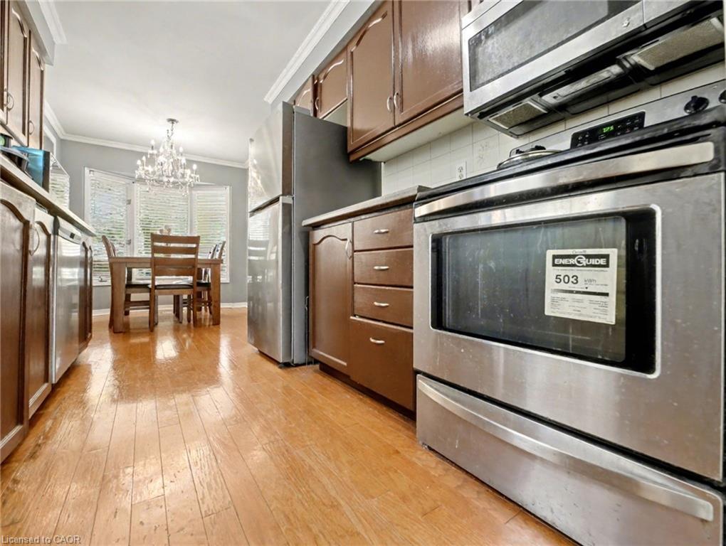 635 Rexford Drive, Hamilton, ON - Indoor Photo Showing Kitchen