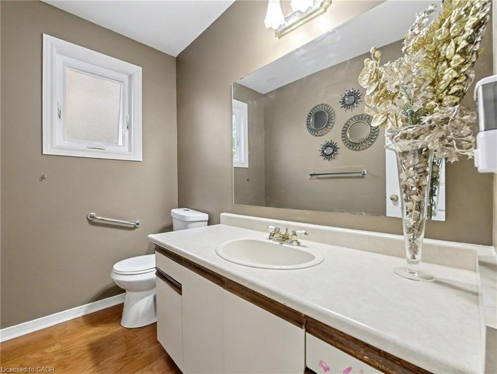 635 Rexford Drive, Hamilton, ON - Indoor Photo Showing Bathroom