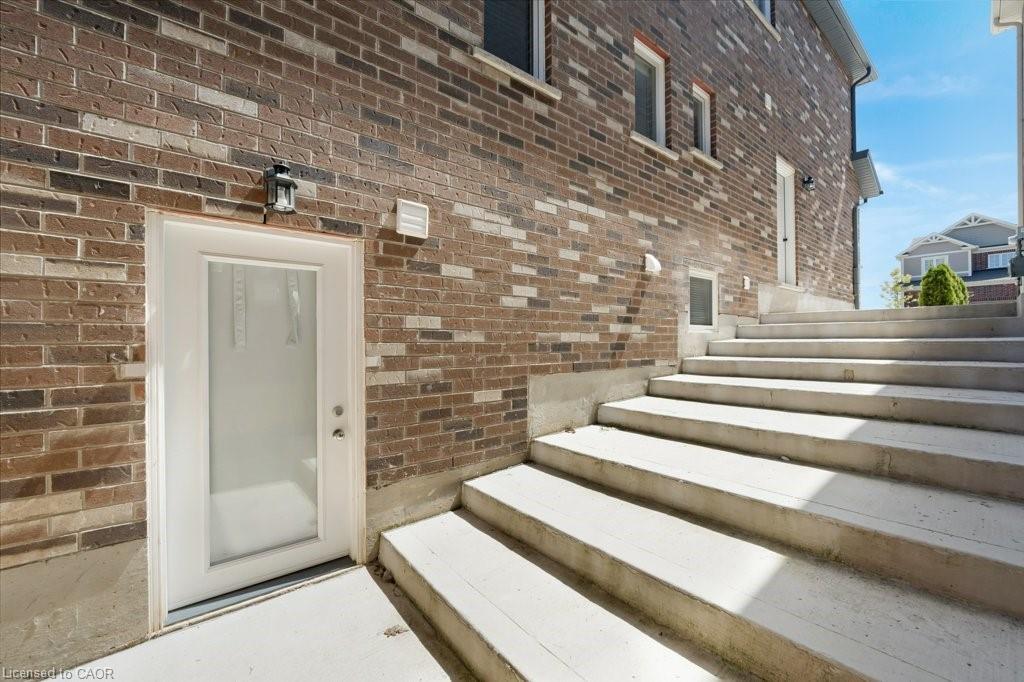 Basement-160 Freure Drive, Cambridge, ON - Outdoor