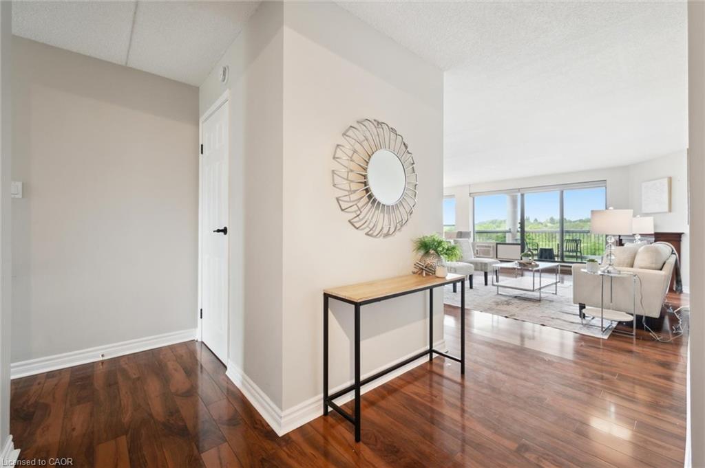 501-22 Marilyn Drive, Guelph, ON - Indoor Photo Showing Other Room