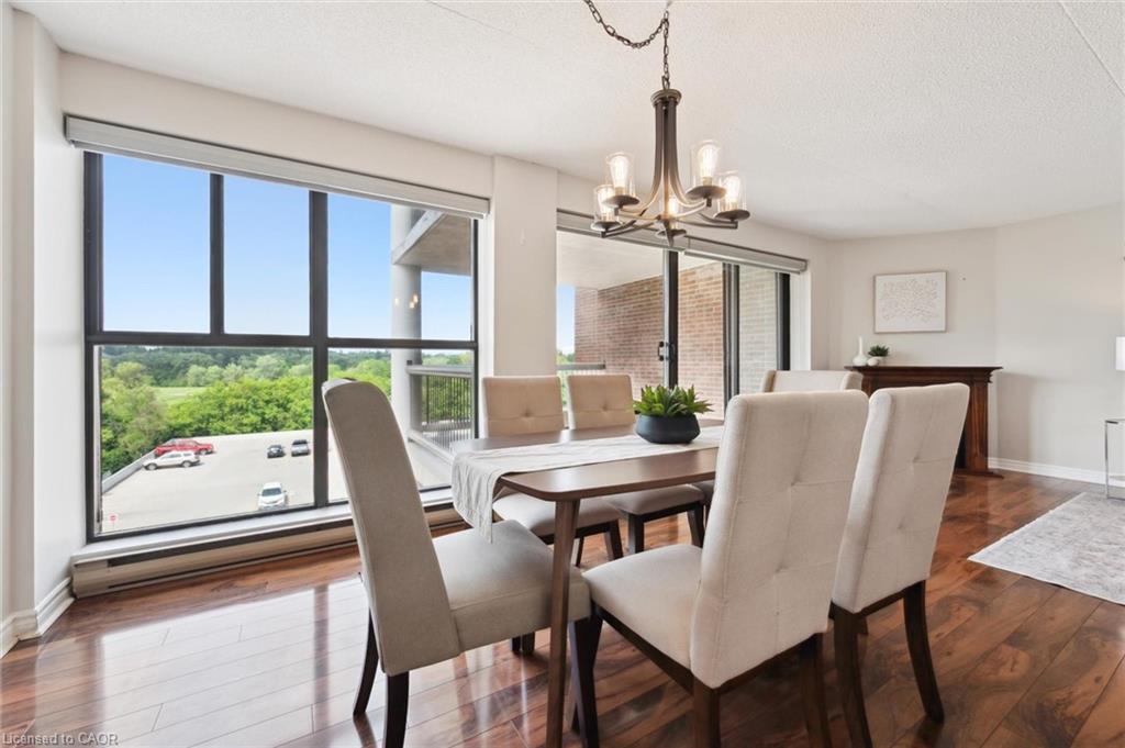 501-22 Marilyn Drive, Guelph, ON - Indoor Photo Showing Dining Room