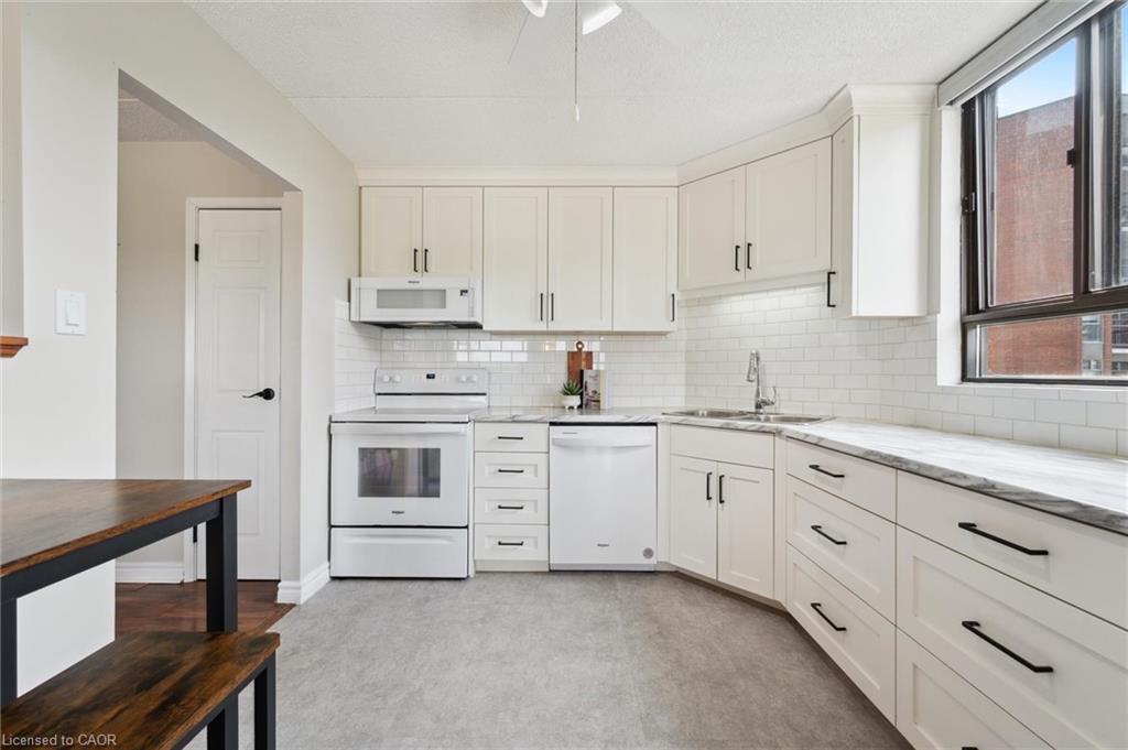 501-22 Marilyn Drive, Guelph, ON - Indoor Photo Showing Kitchen