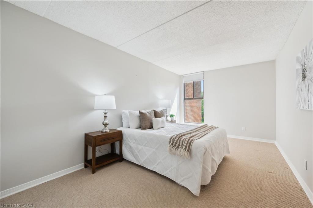 501-22 Marilyn Drive, Guelph, ON - Indoor Photo Showing Bedroom