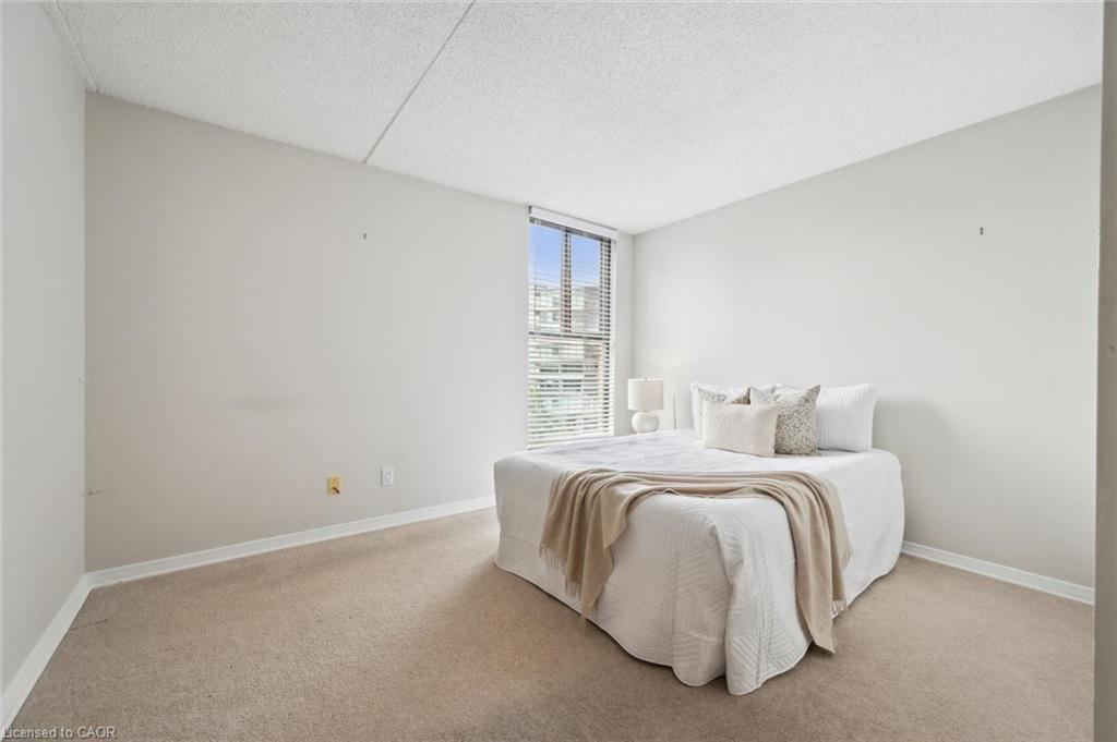 501-22 Marilyn Drive, Guelph, ON - Indoor Photo Showing Bedroom