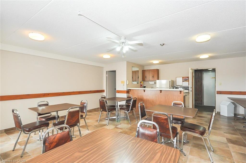 501-22 Marilyn Drive, Guelph, ON - Indoor Photo Showing Dining Room