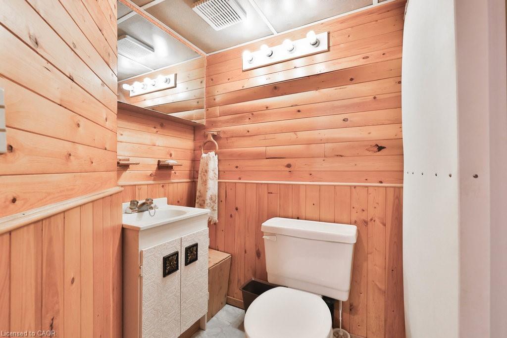 68 Oriole Avenue, Mississauga, ON - Indoor Photo Showing Bathroom