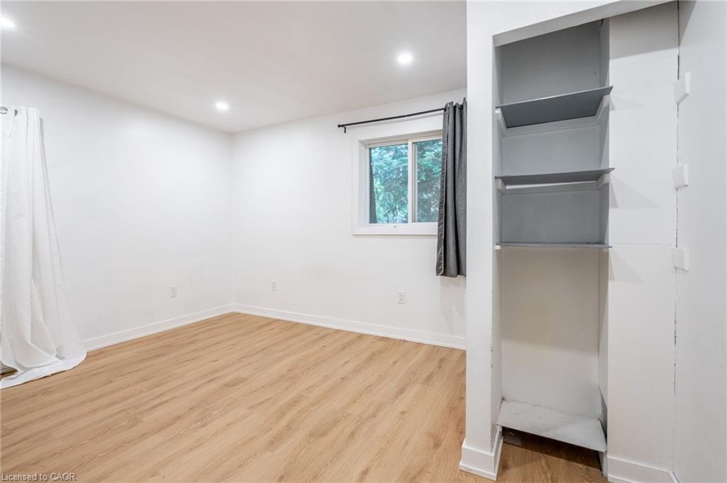 Upper-13 Henry Street, Hamilton, ON - Indoor Photo Showing Other Room