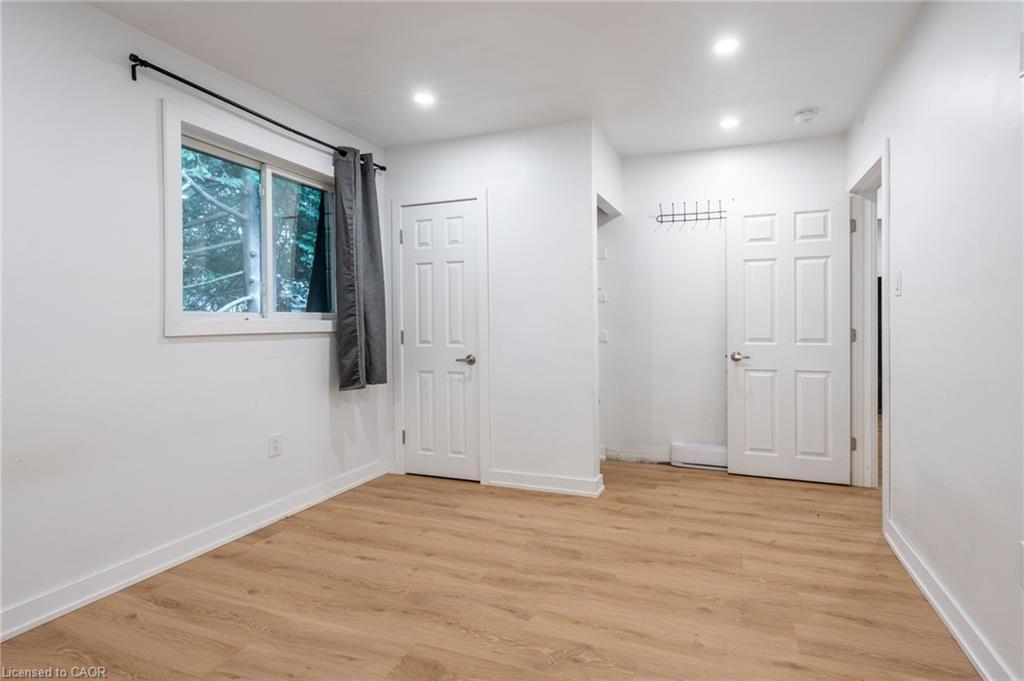 Upper-13 Henry Street, Hamilton, ON - Indoor Photo Showing Other Room