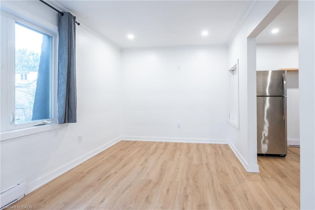 Upper-13 Henry Street, Hamilton, ON - Indoor Photo Showing Other Room