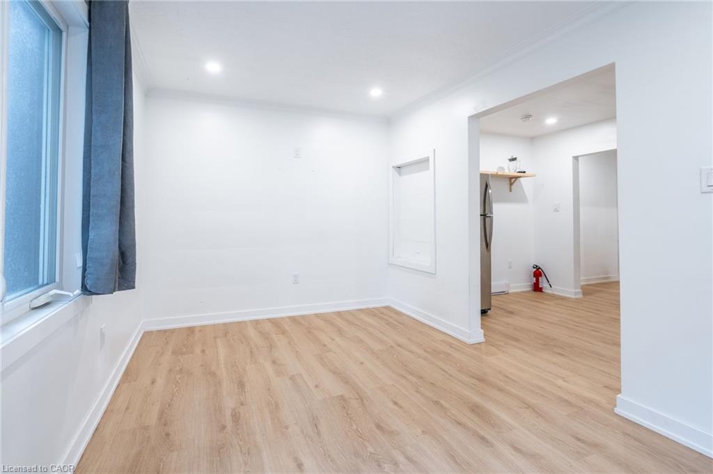 Upper-13 Henry Street, Hamilton, ON - Indoor Photo Showing Other Room