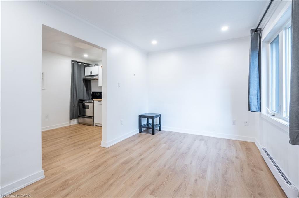 Upper-13 Henry Street, Hamilton, ON - Indoor Photo Showing Other Room