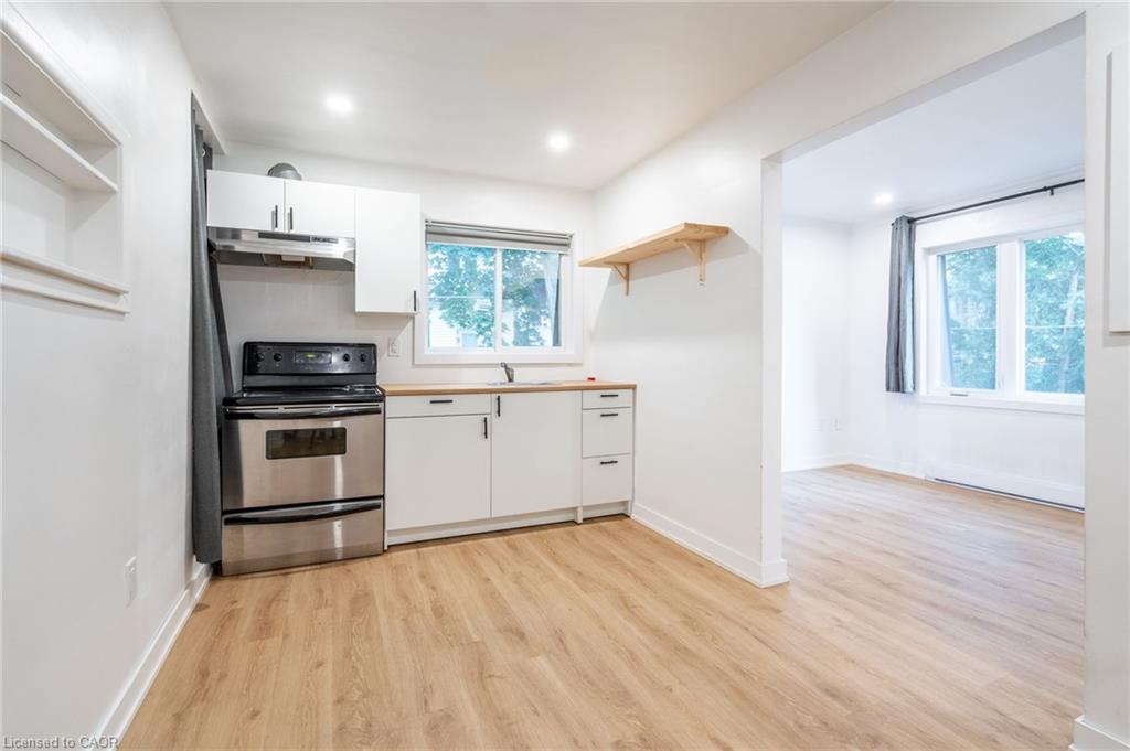 Upper-13 Henry Street, Hamilton, ON - Indoor Photo Showing Kitchen