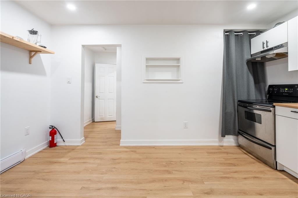 Upper-13 Henry Street, Hamilton, ON - Indoor Photo Showing Kitchen