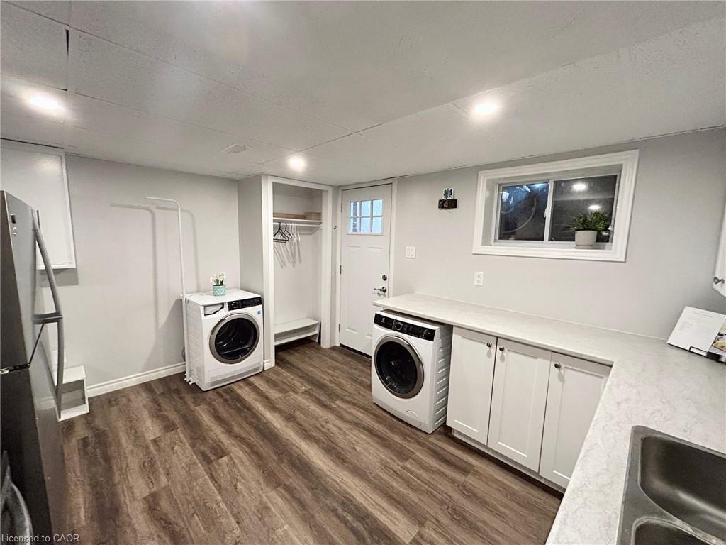 Lower Unit-4 Fernwood Place, Kitchener, ON - Indoor Photo Showing Laundry Room